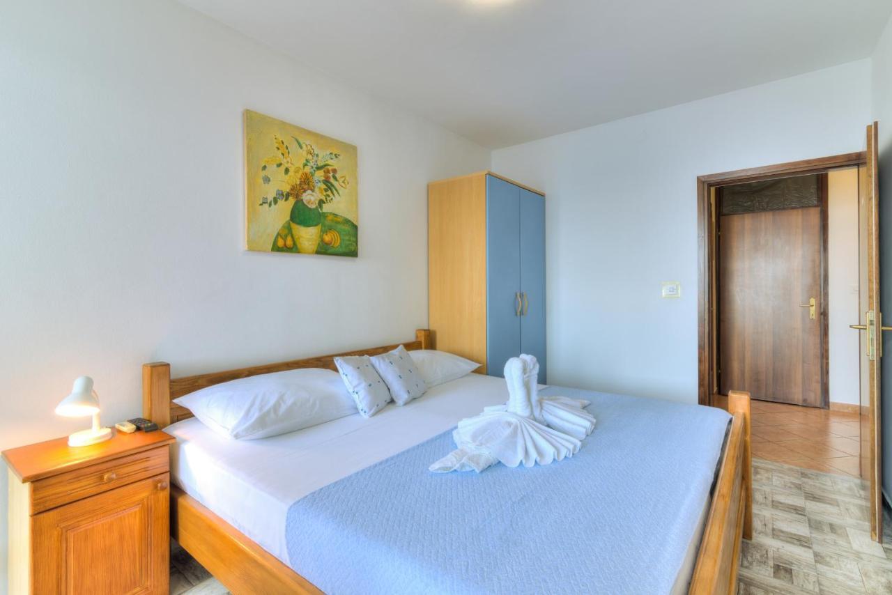 Ivan Apartman Senj  Bilik gambar