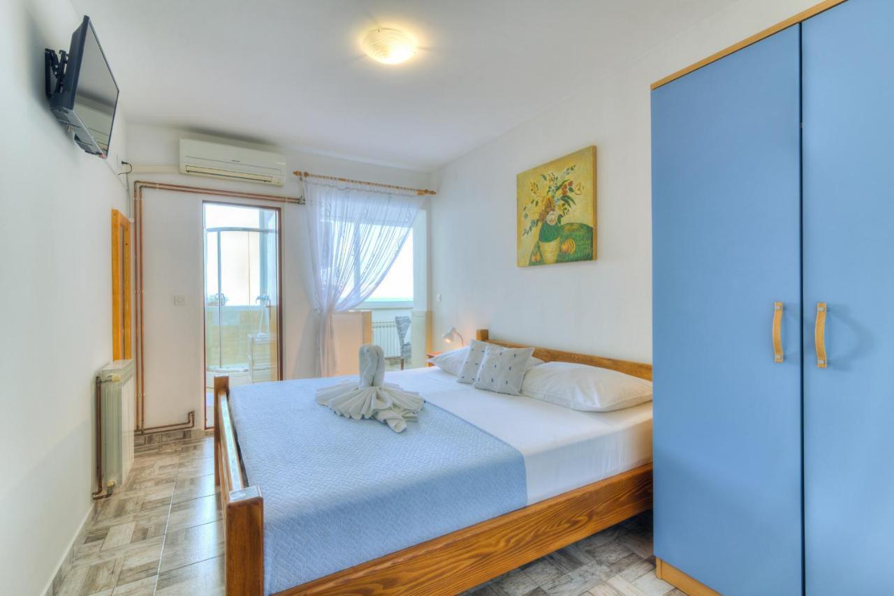 Ivan Apartman Senj  Bilik gambar